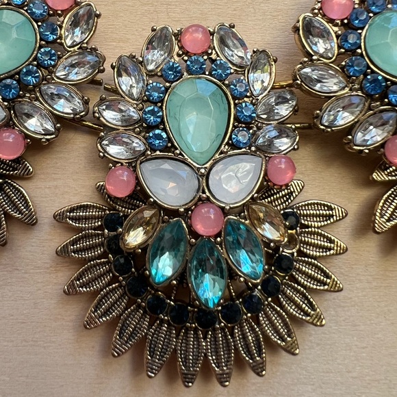 Costume Jewelry floral design necklace with multicolored cut glass beads - Picture 3 of 8